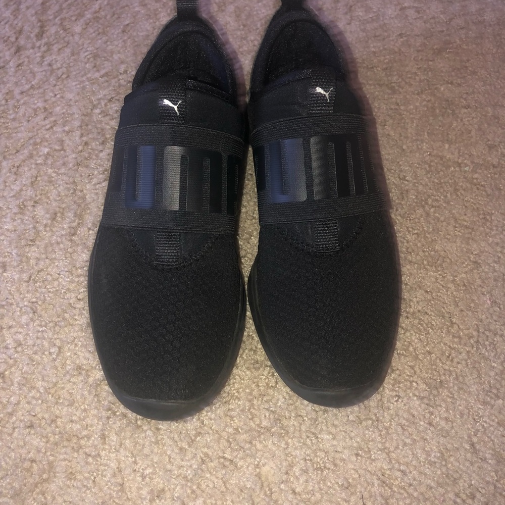 sports shoes for women by Puma